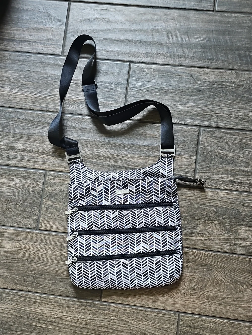 Baggallini Black & White Chevron Crossbody Bag